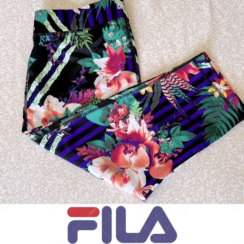 FILA RUNNING CROPPED LEGGINGS. SPORT LIVE IN MOTION FLORAL PRINT. SIZE MEDIUM